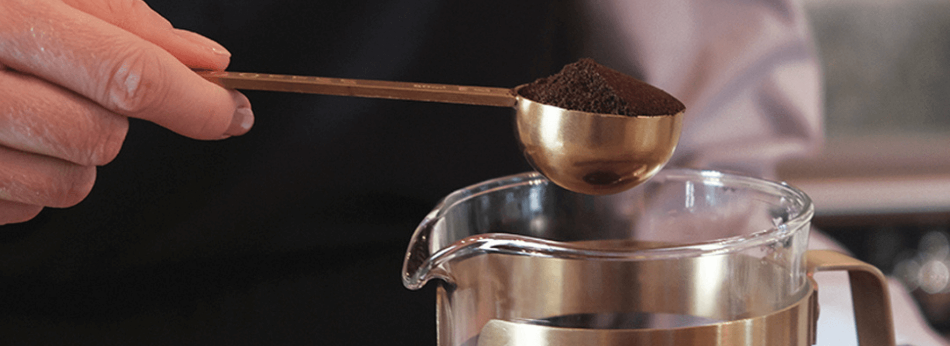 put 2 30g spoons of coffee into large cafetiere