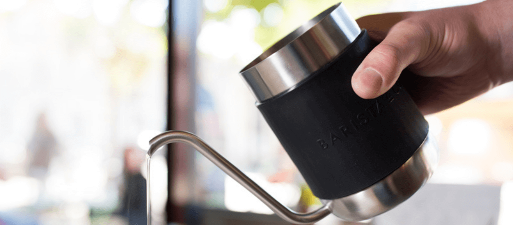 Gooseneck pouring jug for extraction uniformity